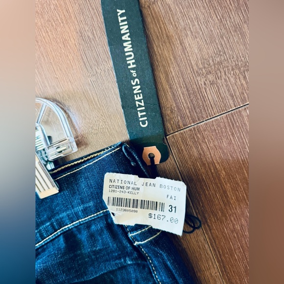 Citizens of Humanity, new with tags, beautiful low rise, boot cut KELLY jeans! - Picture 7 of 15
